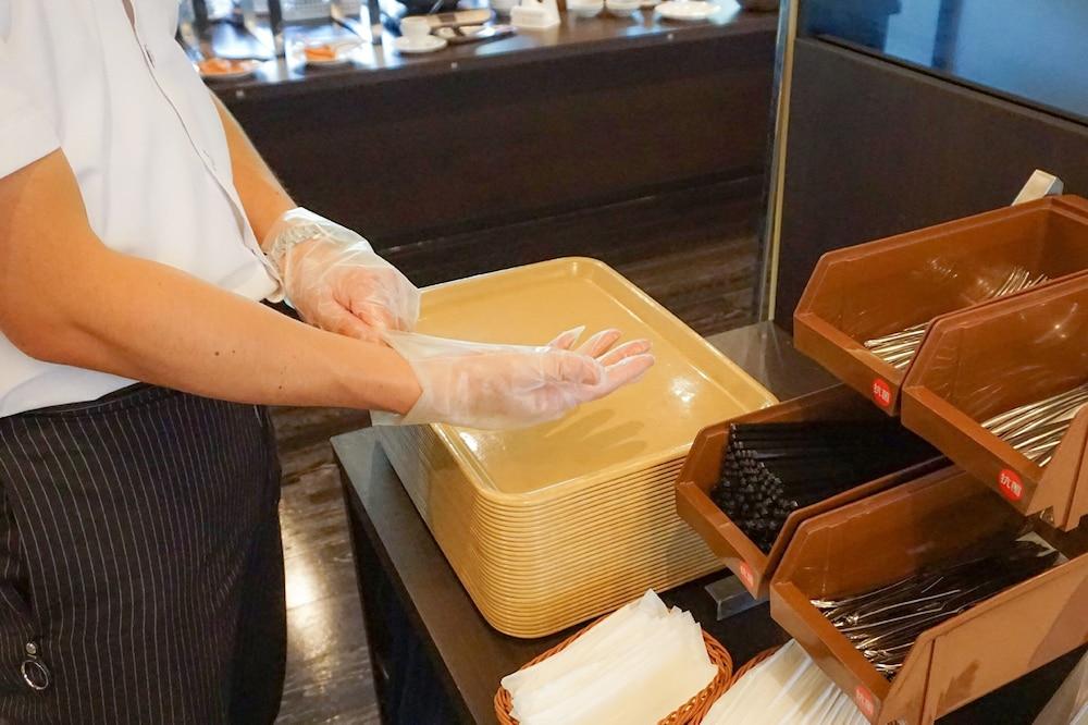 Hotel Route-Inn Toyama Ekimae Екстер'єр фото