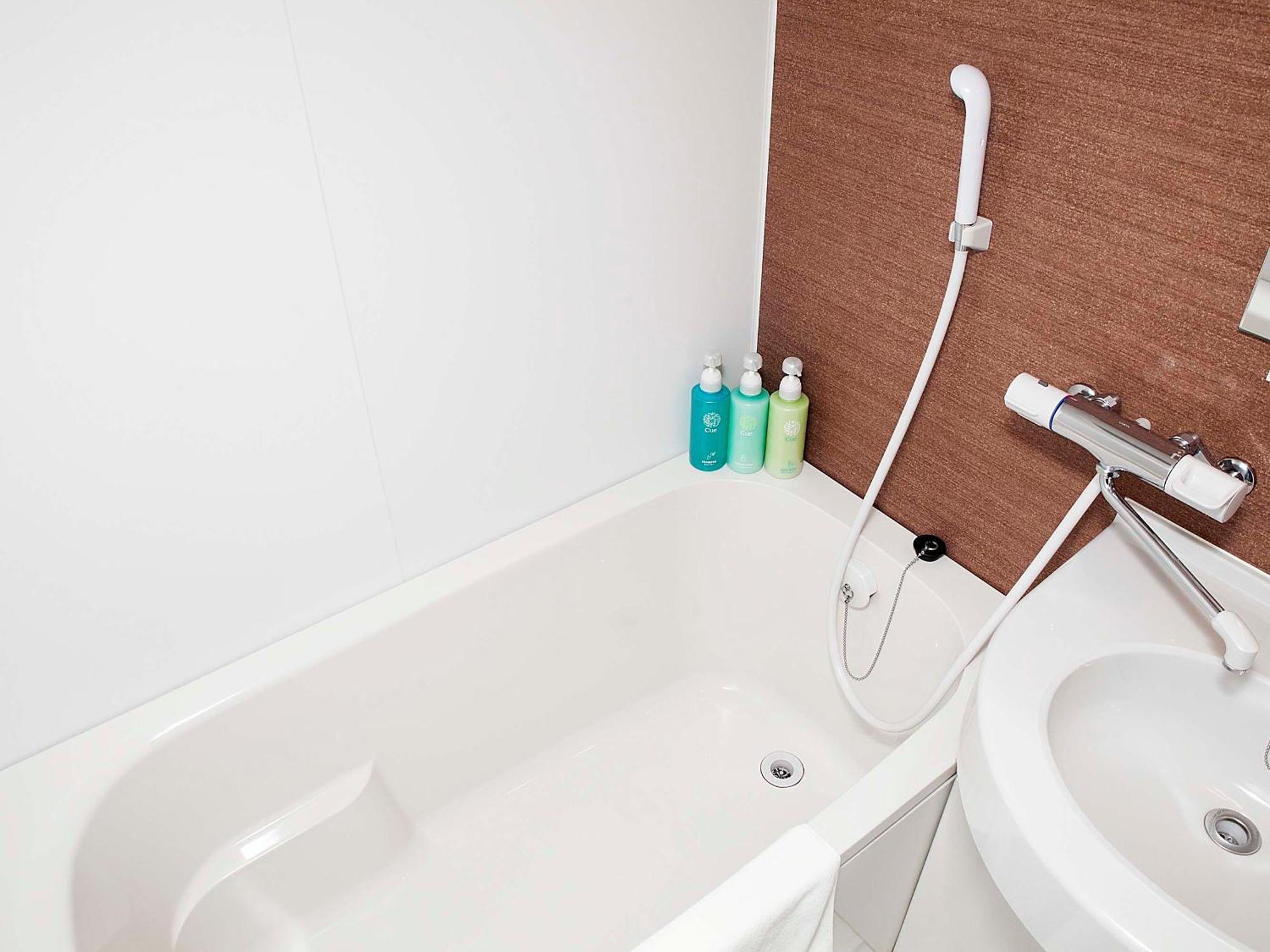Hotel Route-Inn Toyama Ekimae Екстер'єр фото
