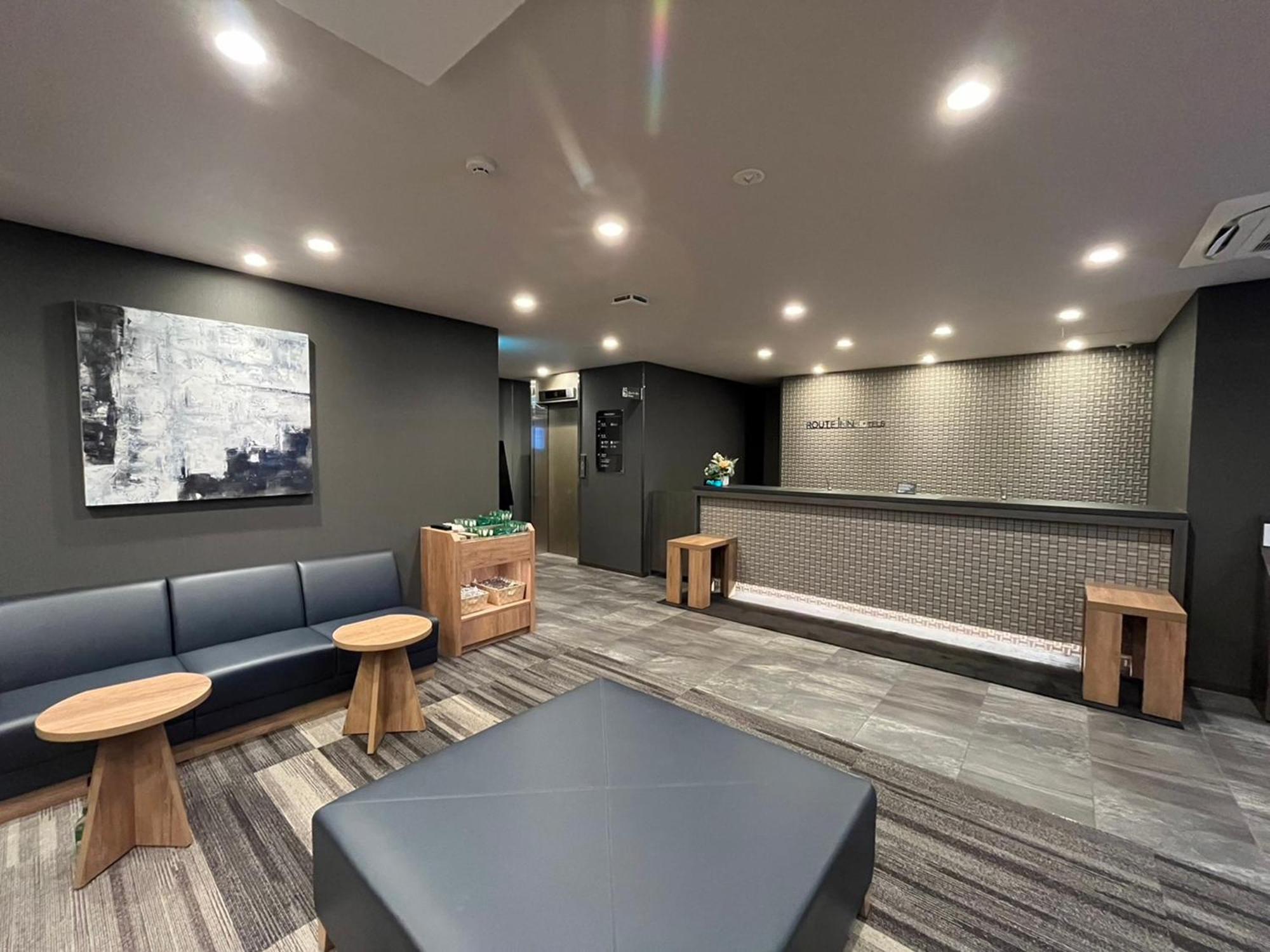 Hotel Route-Inn Toyama Ekimae Екстер'єр фото