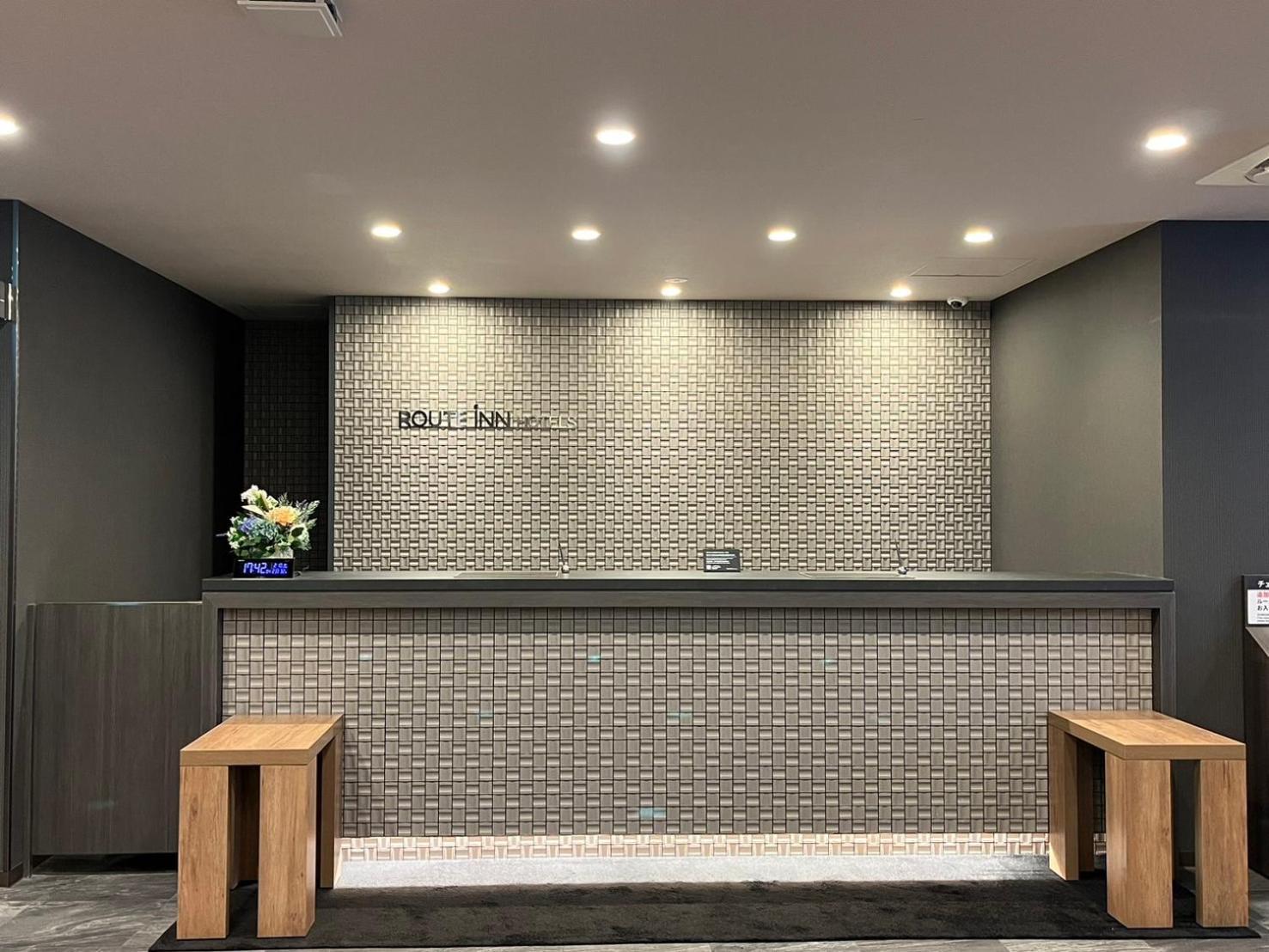Hotel Route-Inn Toyama Ekimae Екстер'єр фото