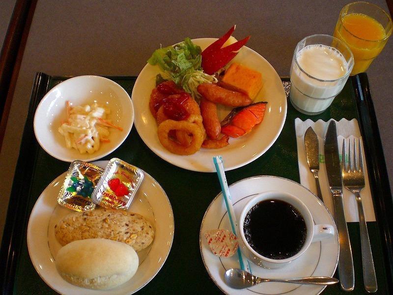 Hotel Route-Inn Toyama Ekimae Екстер'єр фото