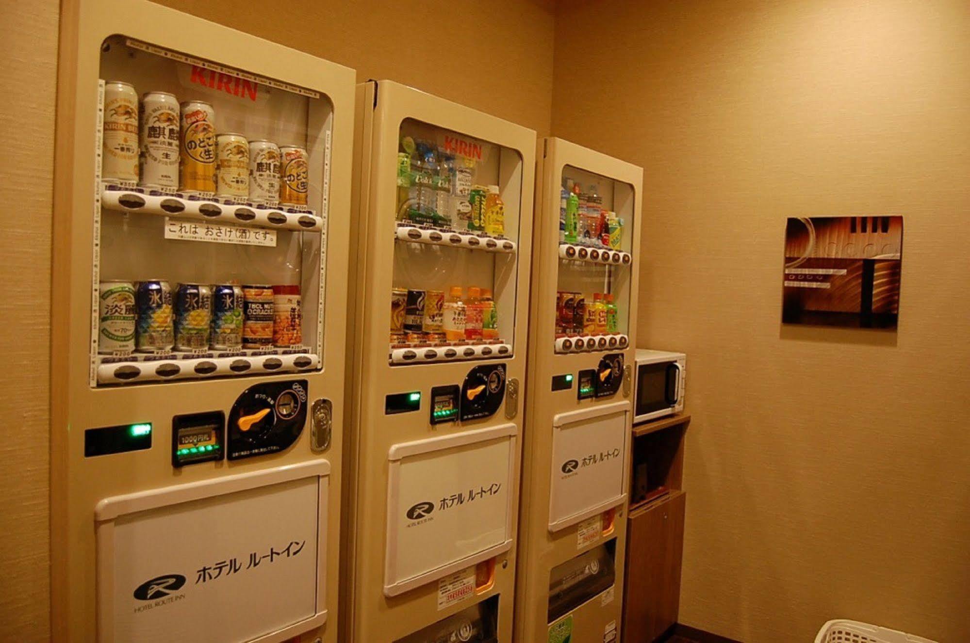 Hotel Route-Inn Toyama Ekimae Екстер'єр фото